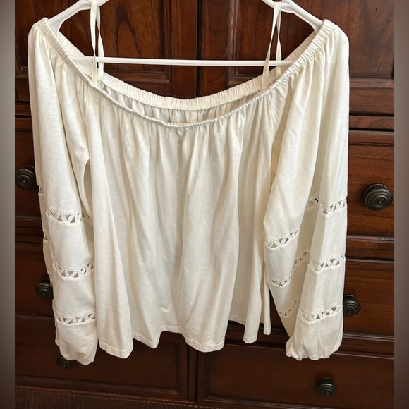 EUC Lilly Pulitzer Katt White Off-Shoulder Blouse, Size Large - Picture 4 of 11